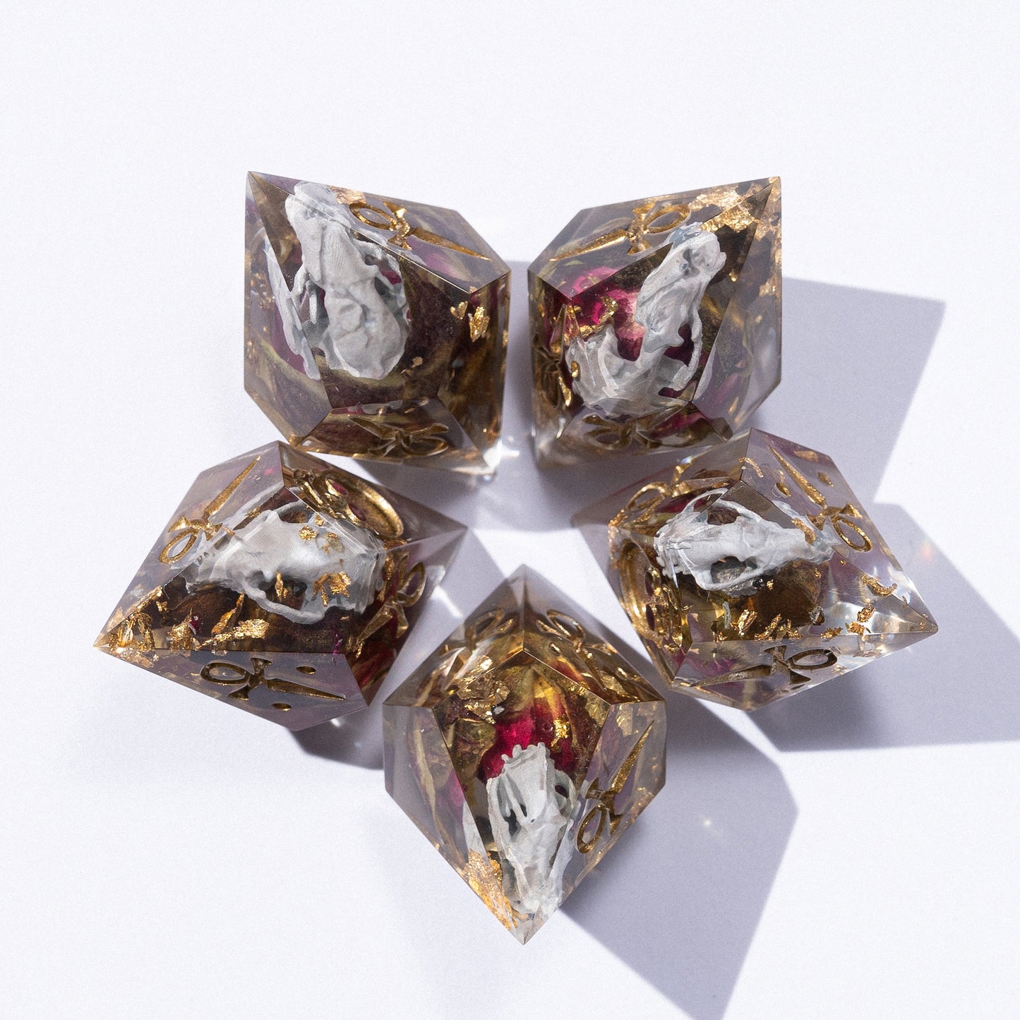 Unique designs: inspired by magic and epic adventures.
Handcrafted: made with love for detail and your gaming experience.
For play and display: perfect for DnD nights or as a collector’s treasure.
Legendary rolls: let your dice become part of every story.
Personal touch: each set carries its own character and charm.
DnD, dice, larp, fantasy, dungeons and dragons, ttrpg, handmade, Vampire: The Masquerade, dark aesthetic, dice making, resin dice, dice goblin, handmade dice, custom dice