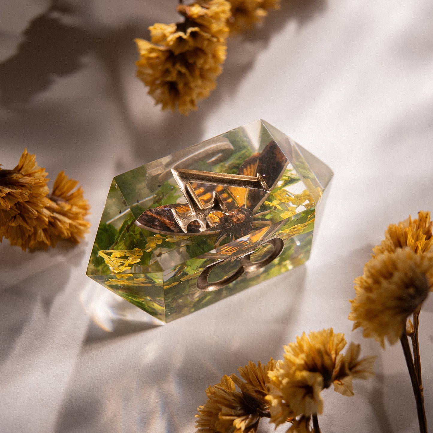 Unique designs: inspired by magic and epic adventures.
Handcrafted: made with love for detail and your gaming experience.
For play and display: perfect for DnD nights or as a collector’s treasure.
Legendary rolls: let your dice become part of every story.
Personal touch: each set carries its own character and charm.
DnD, dice, larp, fantasy, dungeons and dragons, ttrpg, handmade, Vampire: The Masquerade, dark aesthetic, dice making, resin dice, dice goblin, handmade dice, custom dice