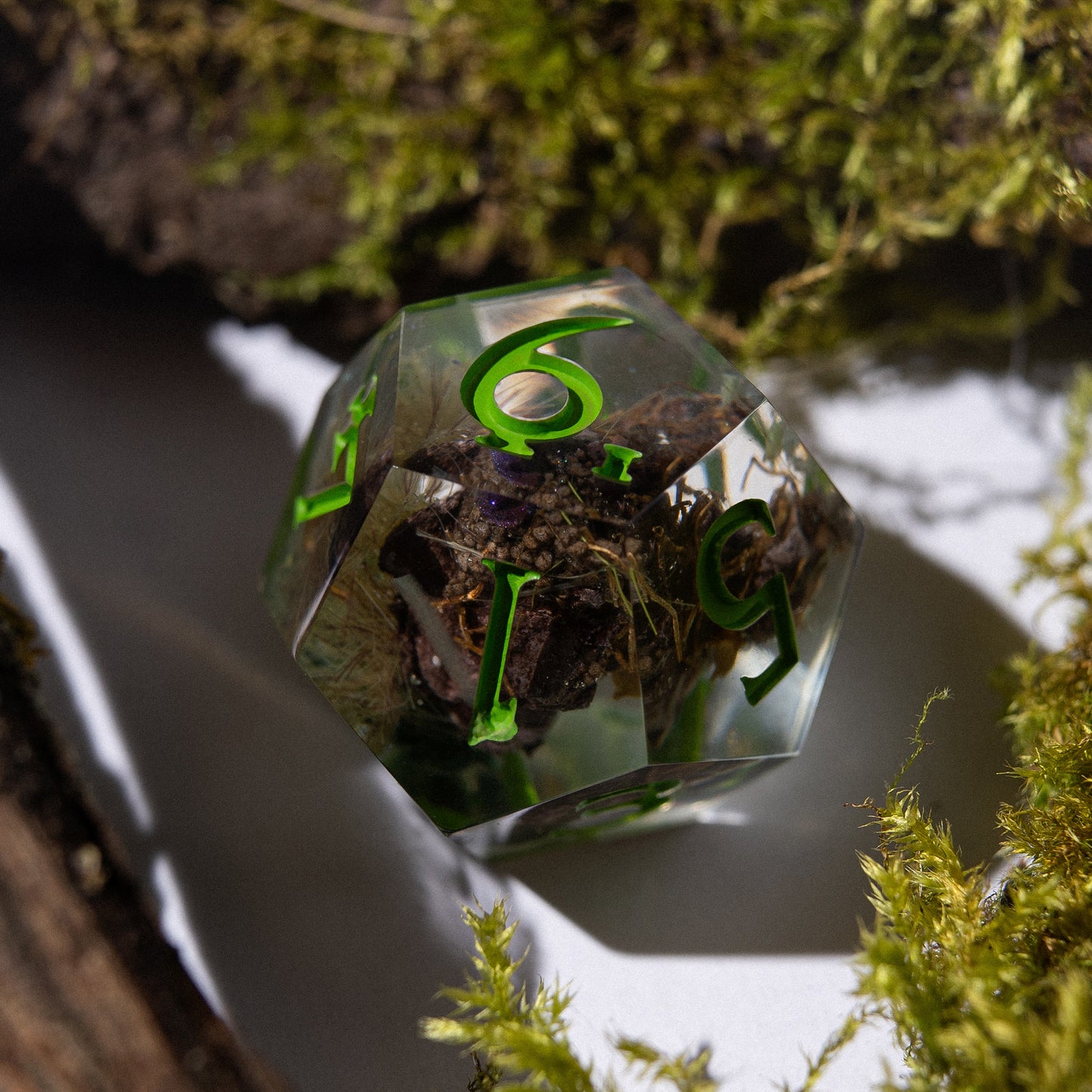 Unique designs: inspired by magic and epic adventures.
Handcrafted: made with love for detail and your gaming experience.
For play and display: perfect for DnD nights or as a collector’s treasure.
Legendary rolls: let your dice become part of every story.
Personal touch: each set carries its own character and charm.
DnD, dice, larp, fantasy, dungeons and dragons, ttrpg, handmade, Vampire: The Masquerade, dark aesthetic, dice making, resin dice, dice goblin, handmade dice, custom dice