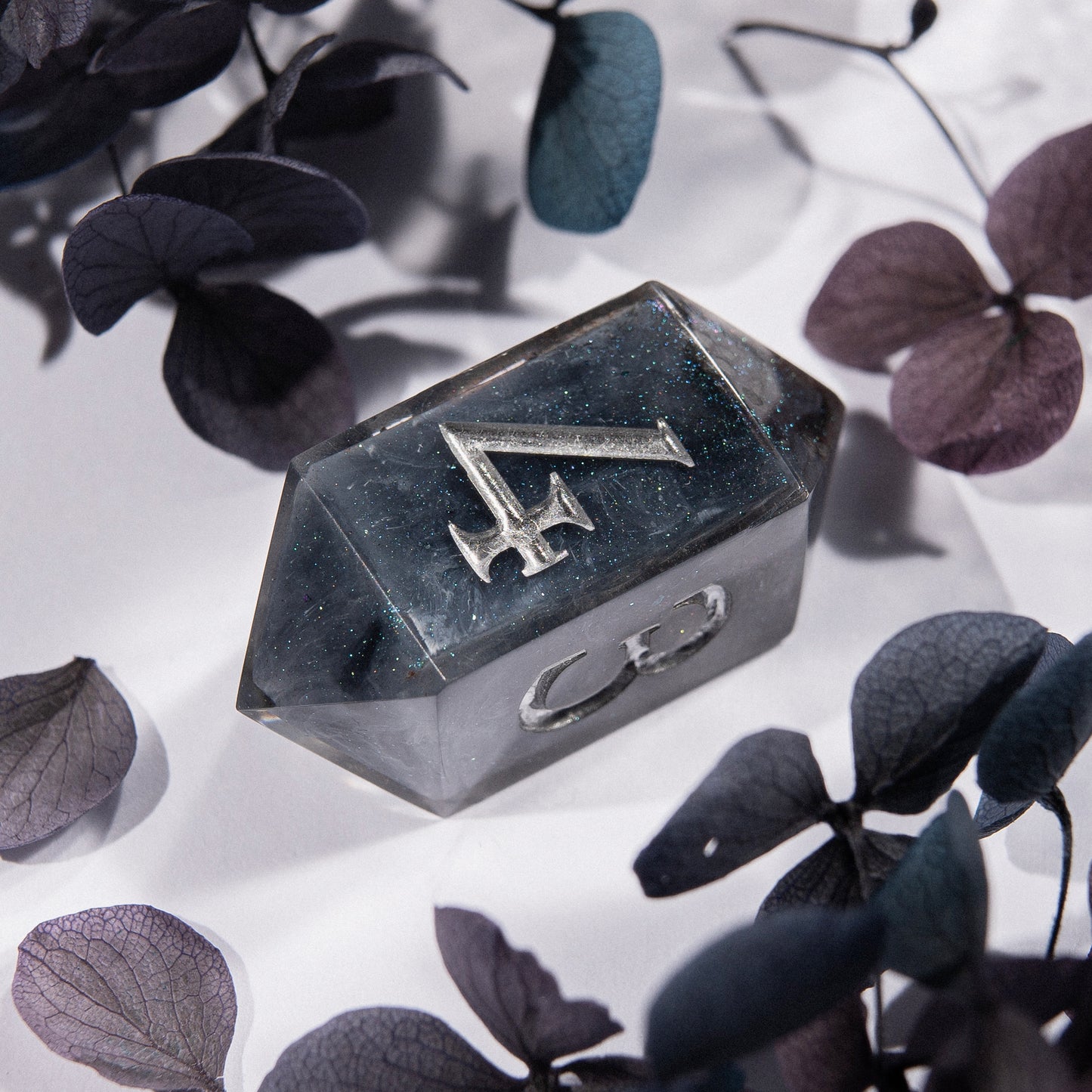 Unique designs: inspired by magic and epic adventures.
Handcrafted: made with love for detail and your gaming experience.
For play and display: perfect for DnD nights or as a collector’s treasure.
Legendary rolls: let your dice become part of every story.
Personal touch: each set carries its own character and charm.
DnD, dice, larp, fantasy, dungeons and dragons, ttrpg, handmade, Vampire: The Masquerade, dark aesthetic, dice making, resin dice, dice goblin, handmade dice, custom dice