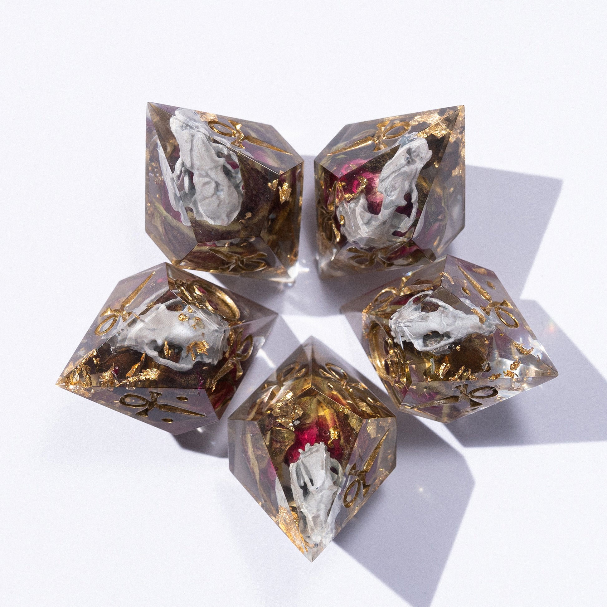 Unique designs: inspired by magic and epic adventures.
Handcrafted: made with love for detail and your gaming experience.
For play and display: perfect for DnD nights or as a collector’s treasure.
Legendary rolls: let your dice become part of every story.
Personal touch: each set carries its own character and charm.


DnD, dice, larp, fantasy, dungeons and dragons, ttrpg, handmade, Vampire: The Masquerade, dark aesthetic, dice making, resin dice, dice goblin, handmade dice, custom dice