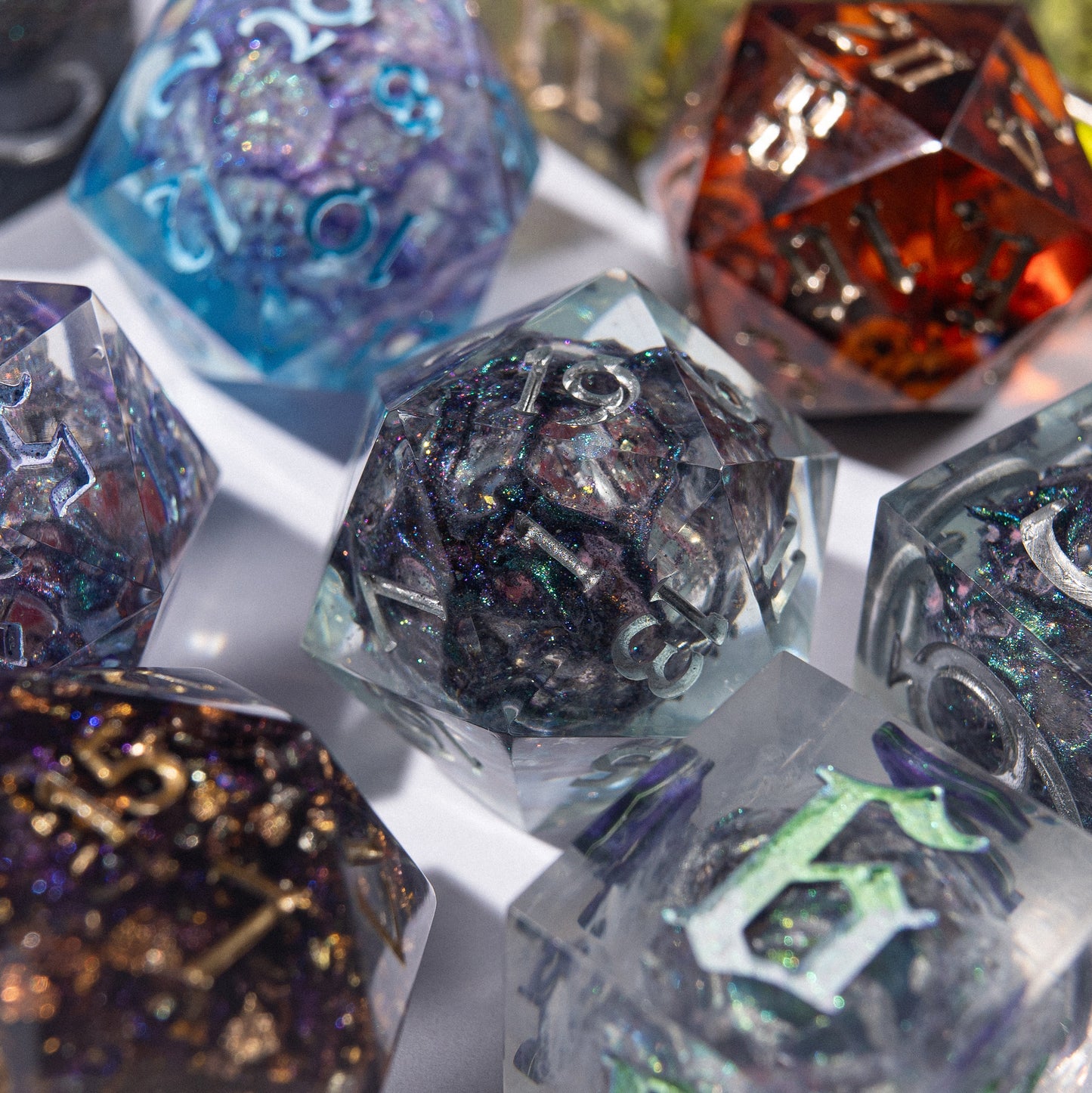 Unique designs: inspired by magic and epic adventures.
Handcrafted: made with love for detail and your gaming experience.
For play and display: perfect for DnD nights or as a collector’s treasure.
Legendary rolls: let your dice become part of every story.
Personal touch: each set carries its own character and charm.


DnD, dice, larp, fantasy, dungeons and dragons, ttrpg, handmade, Vampire: The Masquerade, dark aesthetic, dice making, resin dice, dice goblin, handmade dice, custom dice